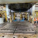 济南二机800吨双点一台，2014年产，台面38001800，侧移双工作台.