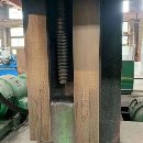 出售：2.5米进口立车一台，带侧刀架。导轨无拉伤