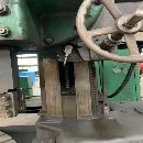 出售：2.5米进口立车一台，带侧刀架。导轨无拉伤